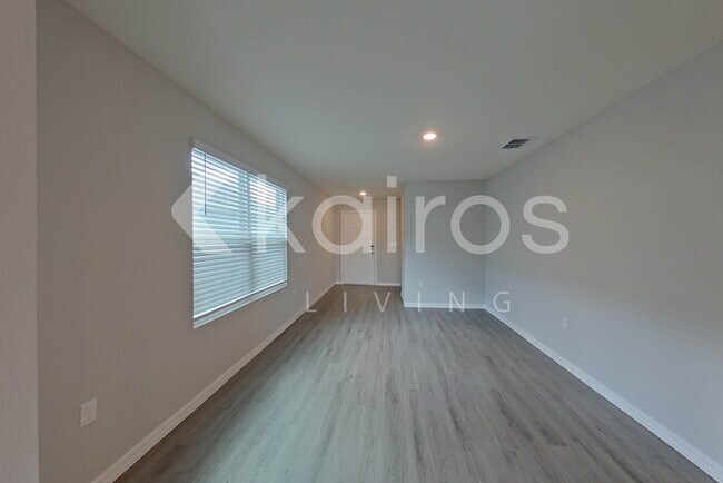 Building Photo - 8657 SW 43rd Ter