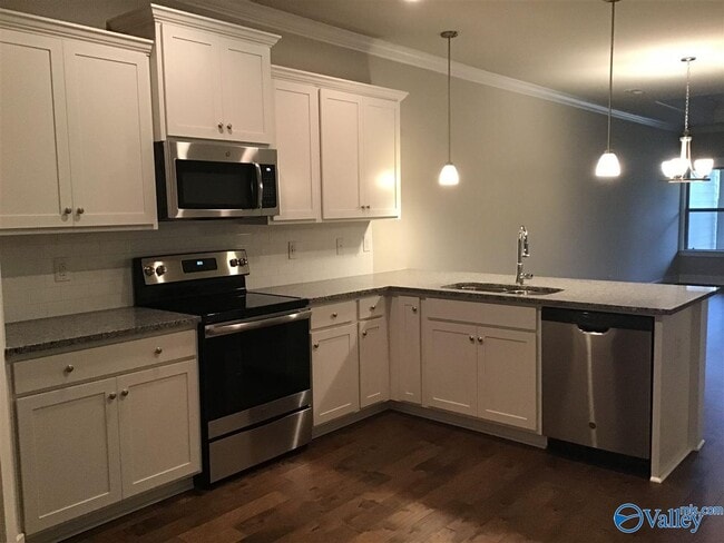 Building Photo - 700 Rivulet Dr SW