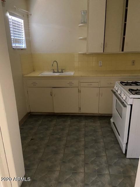 Building Photo - 259 W Tamarisk St