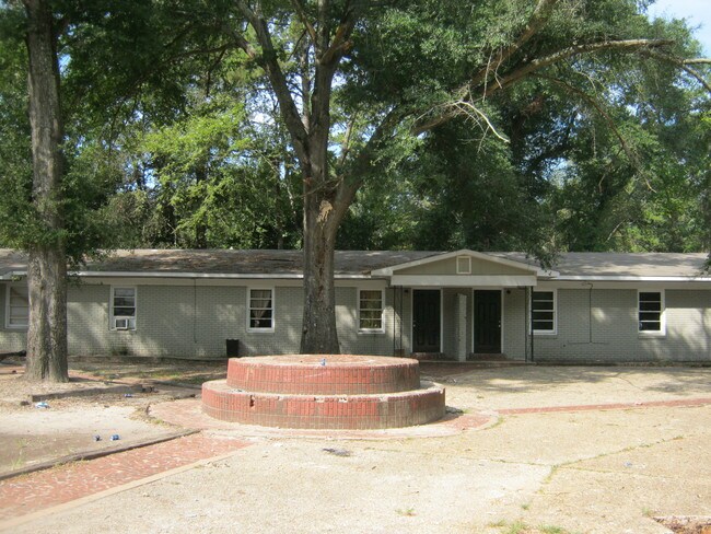 Building Photo - 741 Winston Rd