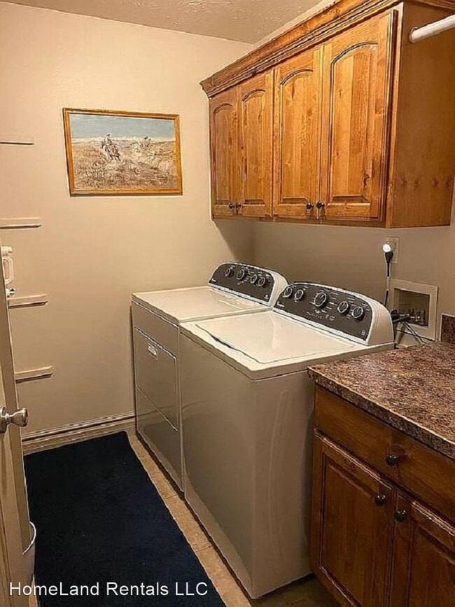 Building Photo - 3 br, 4 bath House - 1644 Sun Hill Loop