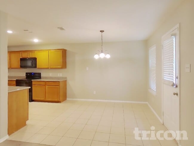 Building Photo - 2506 Eastwood Dr