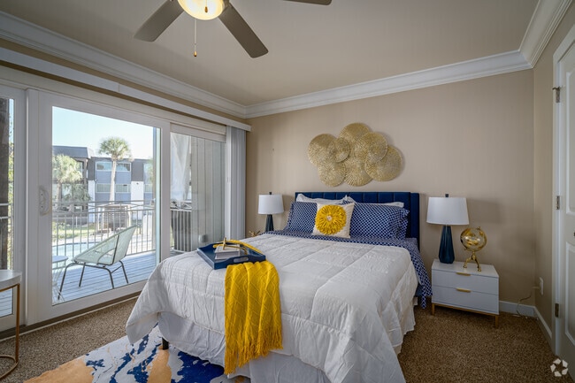 1BR, 1BA - 900SF - Sapphire Resort Apartments