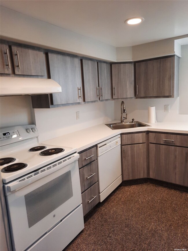 Building Photo - 43 Hartman Hill Rd