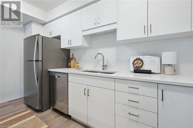 Building Photo - 77 REVERIE Wy