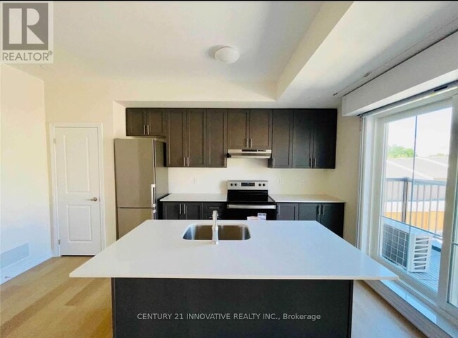 Building Photo - 470 Beresford Path