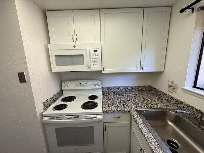 Foto del edificio - Upgraded 2 Bedroom One Bath Condo in Cambrian