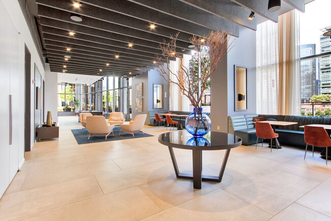 Building Photo - 450 E Waterside Dr