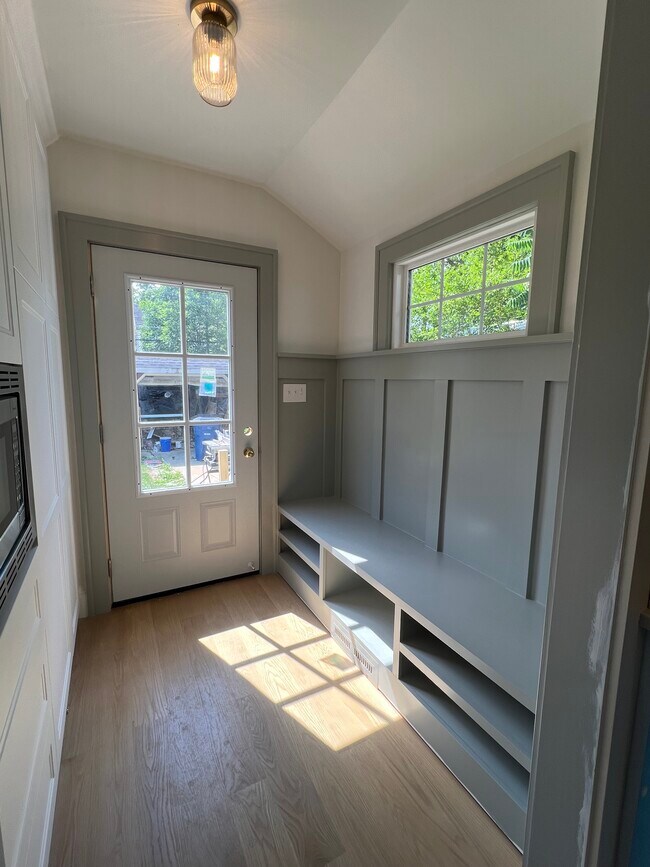 Building Photo - 2072 Elmwood Ave