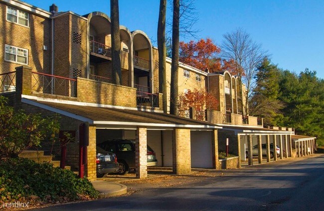 Building Photo - 284 Iven Ave