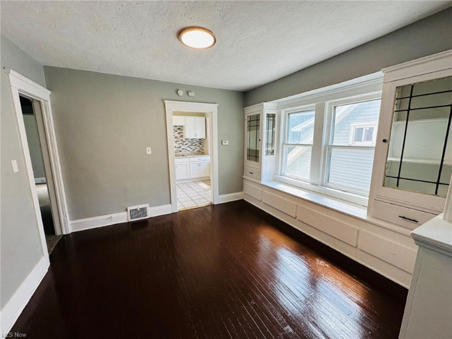 Foto del edificio - 8710 Vineyard Ave