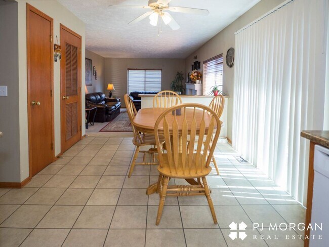 Foto del edificio - 4 bedroom, 3 bathroom - Available 10/14