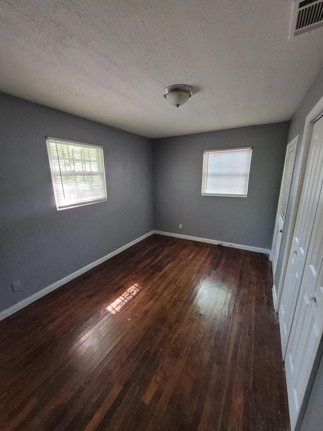 Building Photo - 240 Wadley St NW