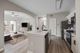 Building Photo - Windsor At Tryon Village