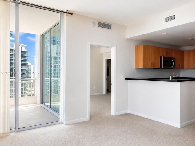 Building Photo - 300 S Biscayne Blvd