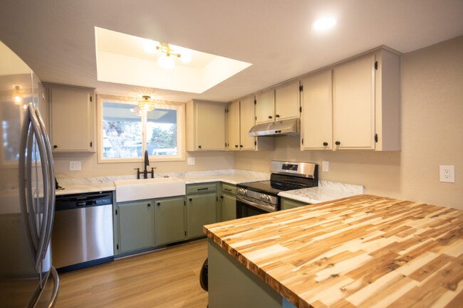 Foto del edificio - 5520 Valleyview Ln