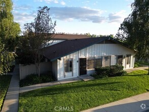 Building Photo - 1744 Orinda Ct