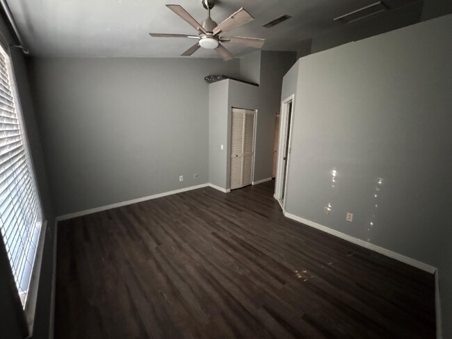 Foto del edificio - 11309 Stratton Park Dr