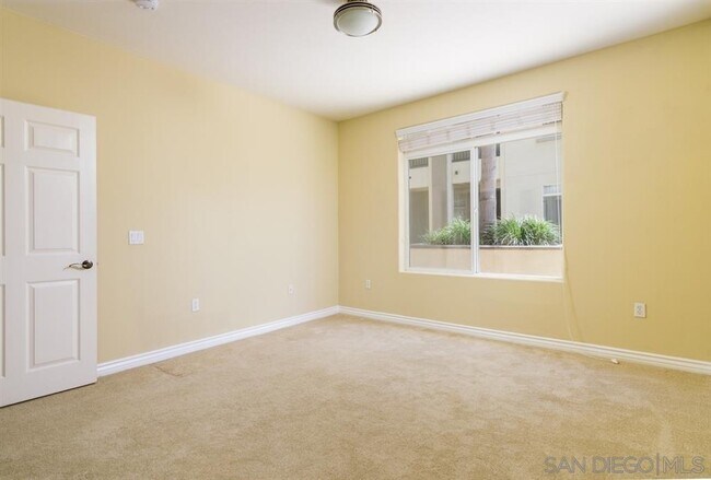 Foto del edificio - 9293 Regents Rd