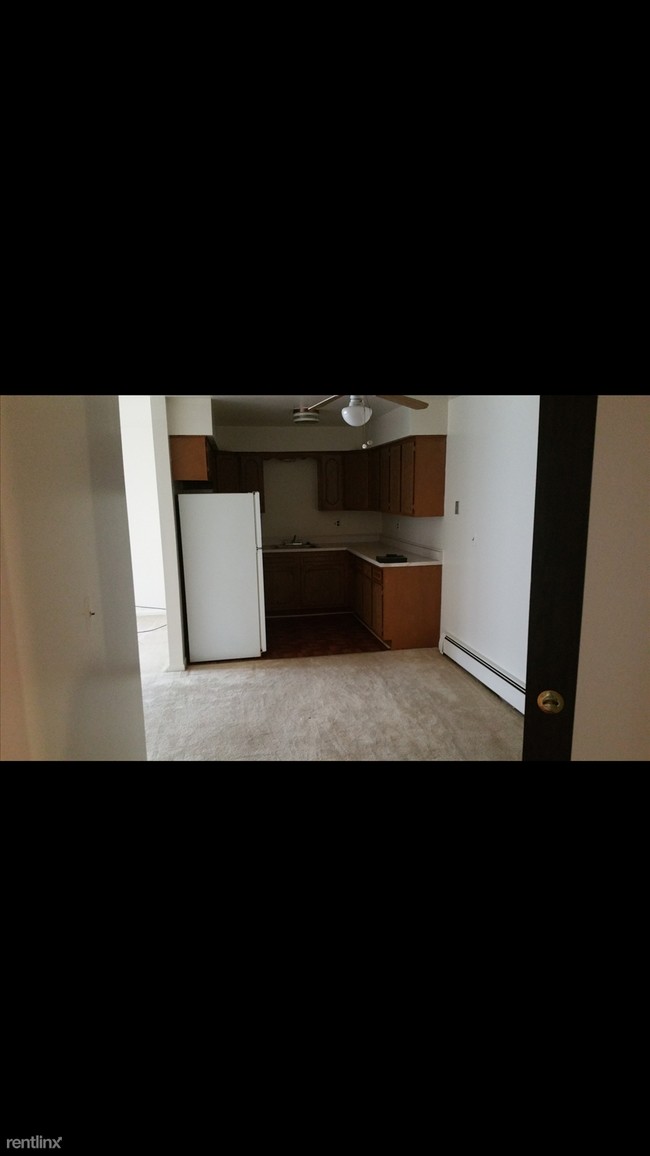 Foto del edificio - 9676 W Outer Dr