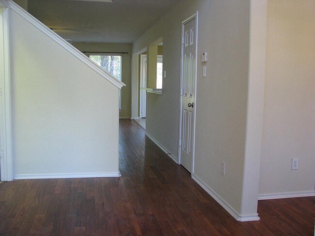 Building Photo - 7 Olde Rose Ct