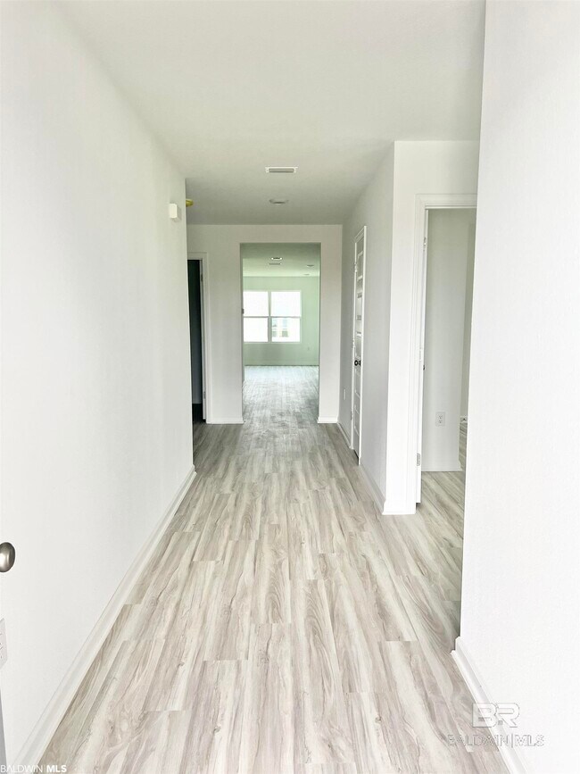Building Photo - 428 Winters Ave