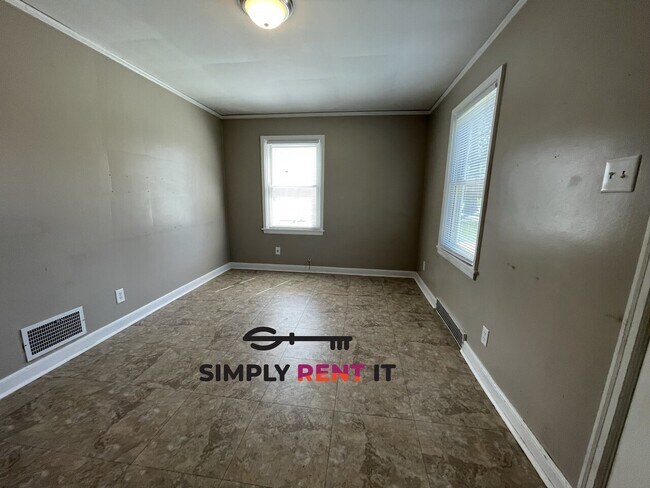 Foto del edificio - 2 Bedroom Near Campus Available Now!