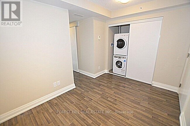Building Photo - 565 Wilson Ave