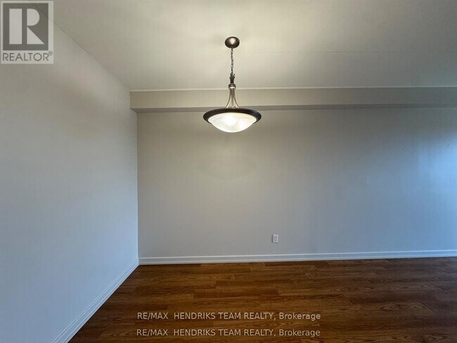 Building Photo - 36 Arran Dr