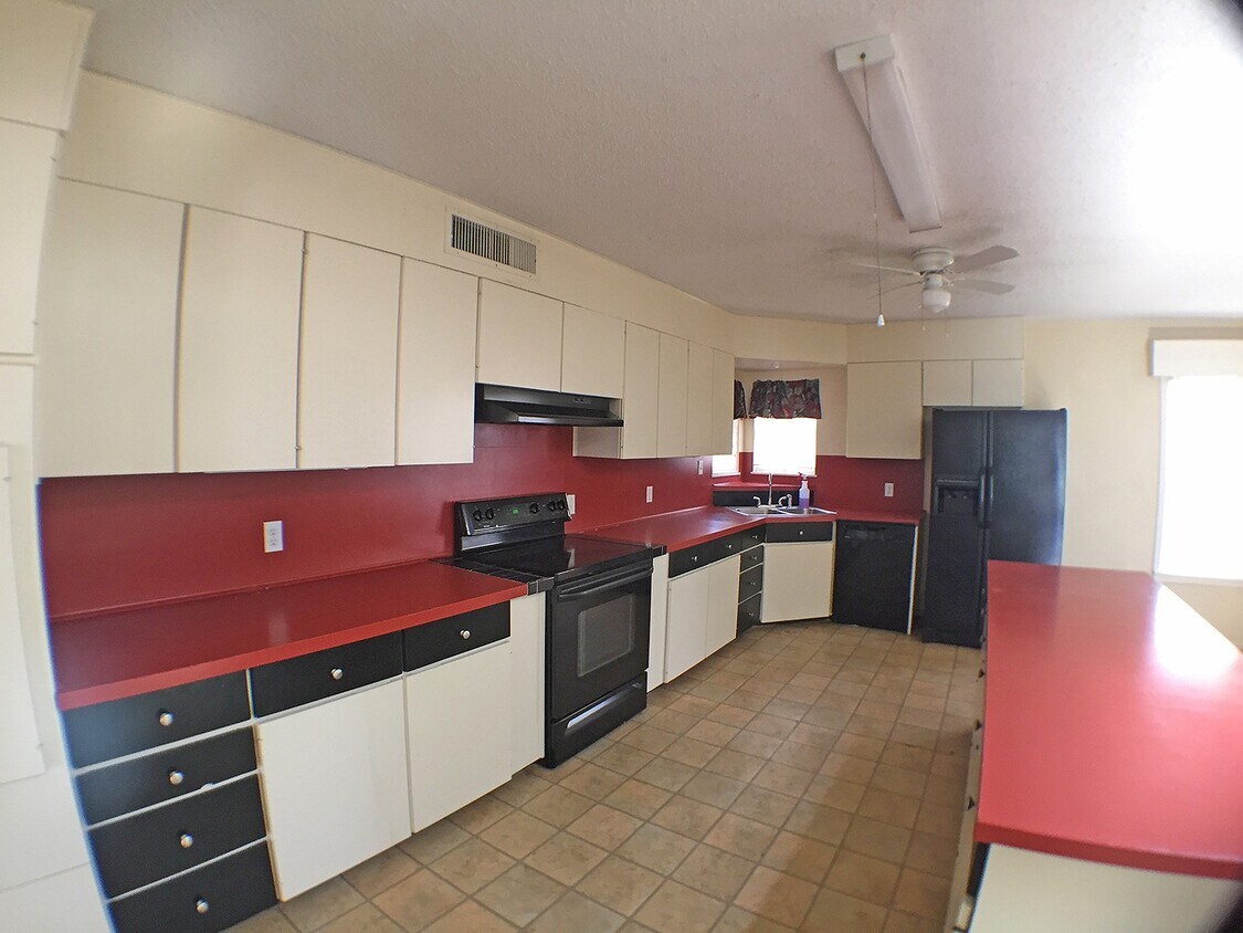 Foto principal - 1804 N Broadway St