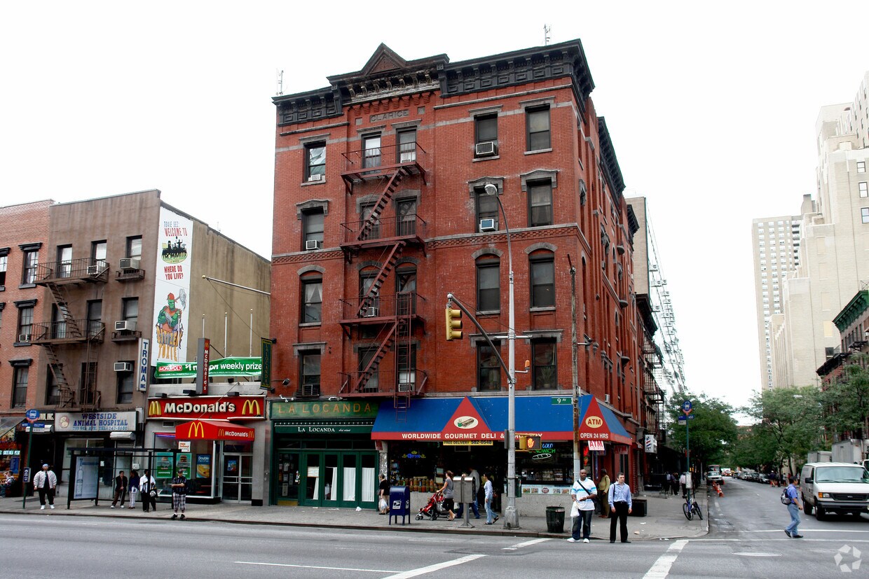 Foto del edificio - 737-739 Ninth Ave