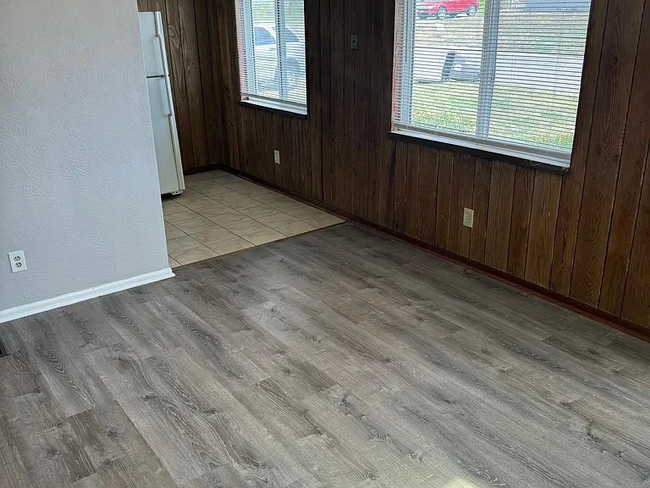 Building Photo - 500 Maier Dr