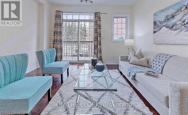 Photo du bâtiment - 3761A St Clair Ave E