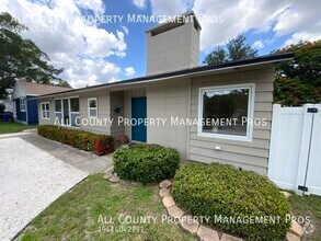 Building Photo - 811 33rd St Ct W