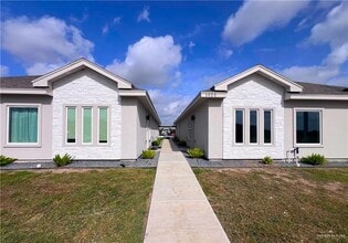 Building Photo - 15 Clarence Dr