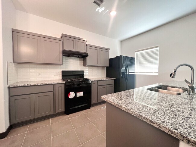 Foto del edificio - Mission Valley 3 Bedroom 2.5 Bath Townhome...