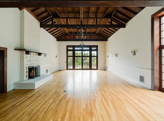 Building Photo - 679 Mission Canyon Rd