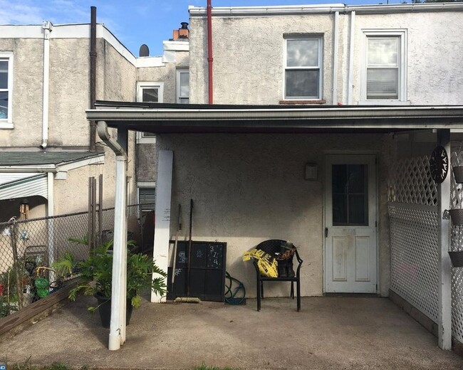 Covered Patio - 314 Jefferson St