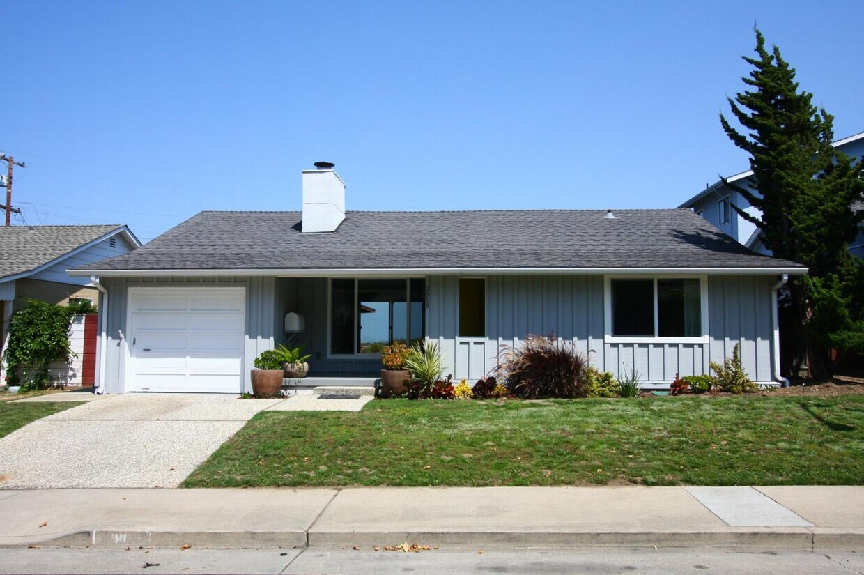 Primary Photo - 2909 Sunset Terrace