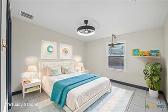 Building Photo - 133 Alamo Dr