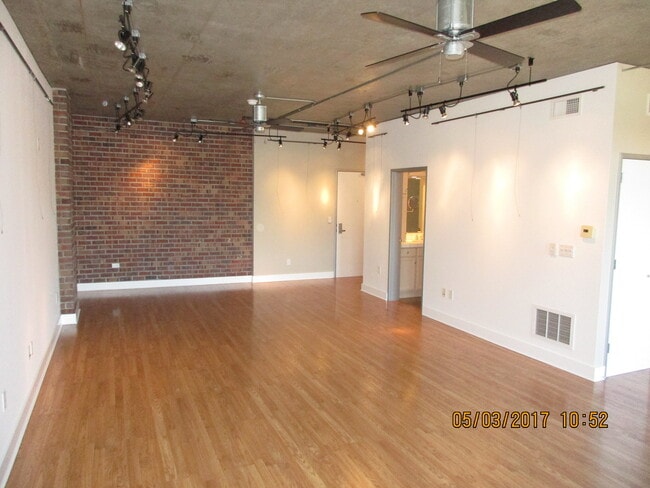 Building Photo - 411 NW Flanders St