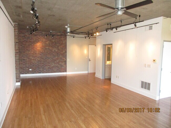 Foto del edificio - Old Town Lofts - East facing studio w/balc...