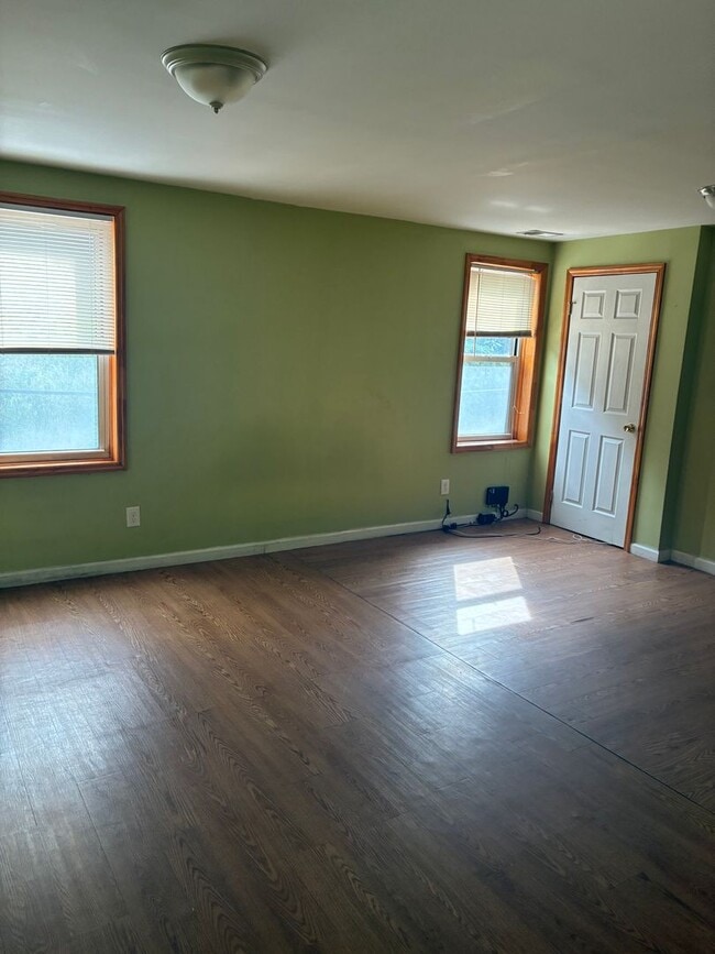 Building Photo - 53 Bates St