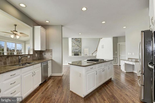 Building Photo - 43404 Blantyre Ct