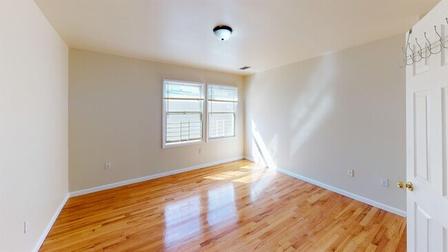 Foto del edificio - 57 Washburn St