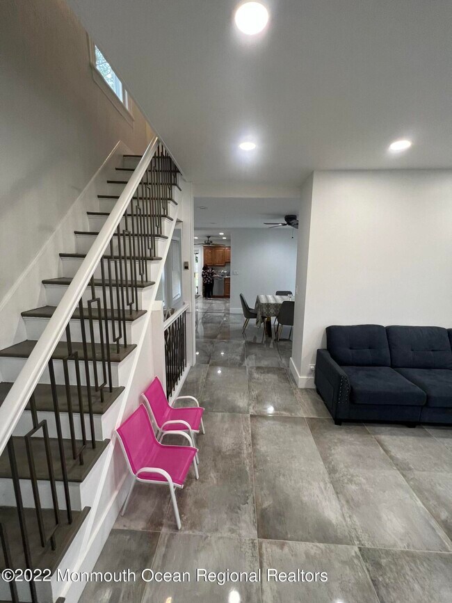 Foto del edificio - 316 Roosevelt Ave