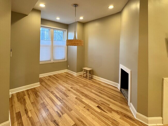Sala de estar - 2103 13th St SE