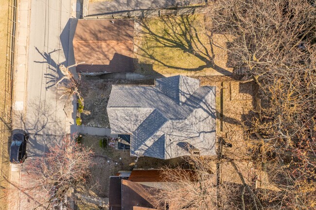 Foto del edificio - 156 Kirk Ave