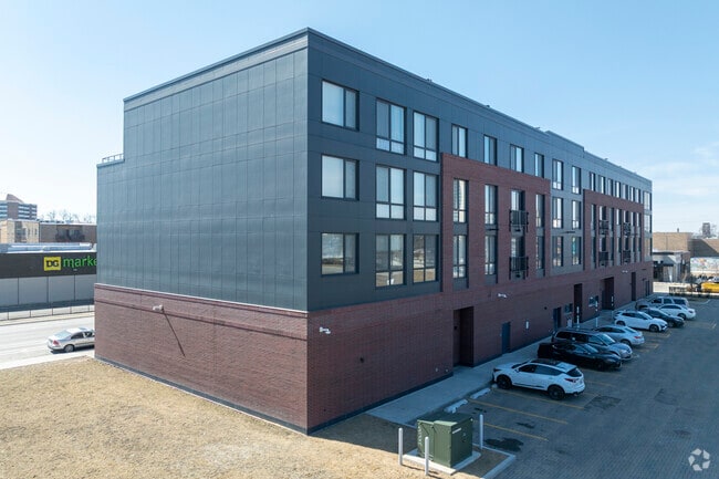 Building Photo - 508 Pershing at Oakwood Shores