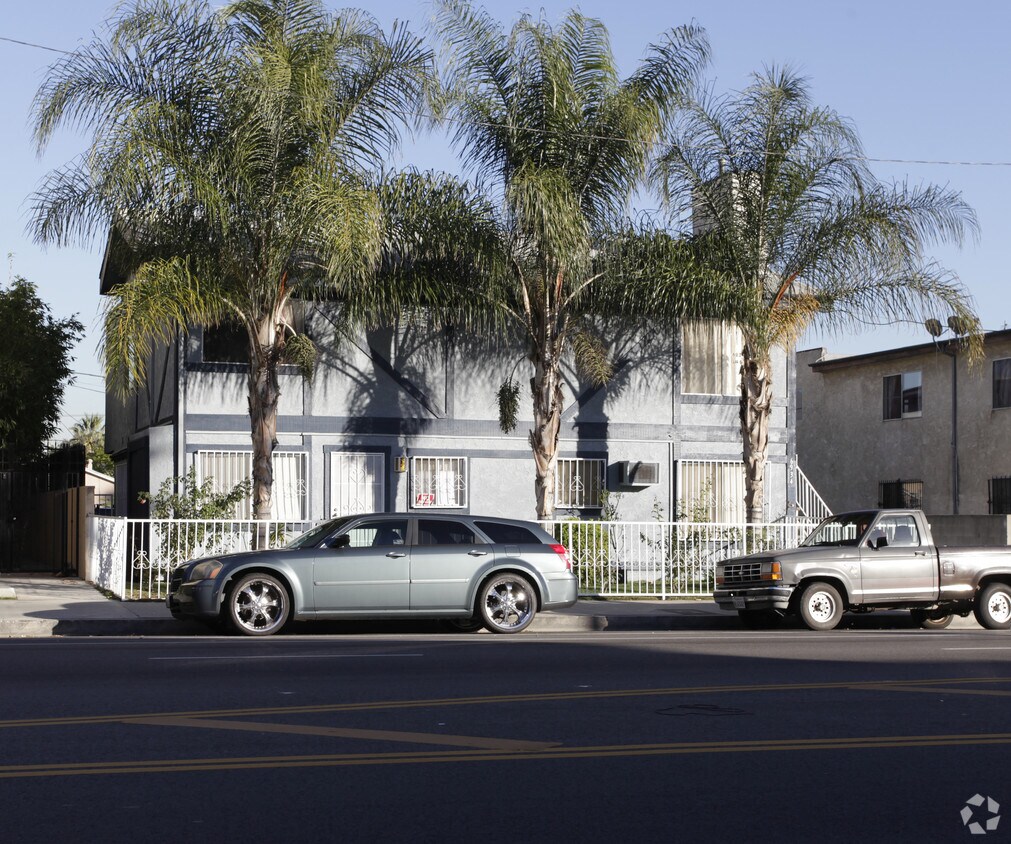 Building Photo - 6934 Laurel Canyon Blvd